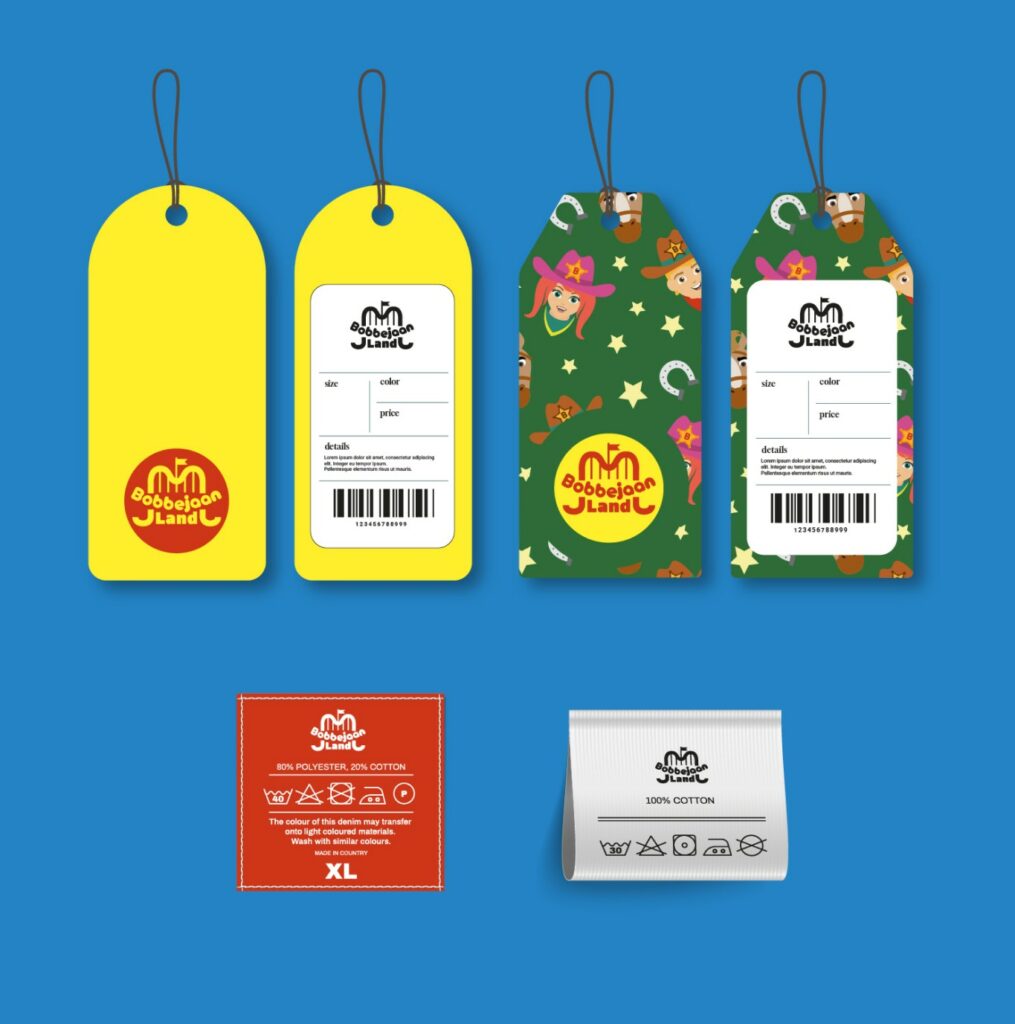 Etiquetas de ropa en amarillo y verde con el logotipo de BobbejaanLand, junto a etiquetas de composición y cuidado