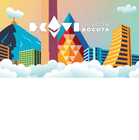 Ilustración de un perfil urbano con montañas y edificios triangulares de colores entre nubes, con el logotipo "Devcon Bogotá"