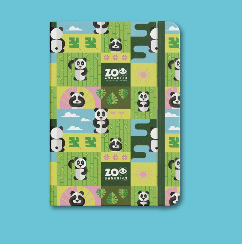 Cuaderno con tapa estampada del patrón de pandas e ilustraciones del Zoo Aquarium Madrid
